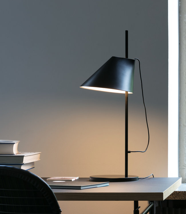 Louis Poulsen Yuh Tafellamp in zwart of wit