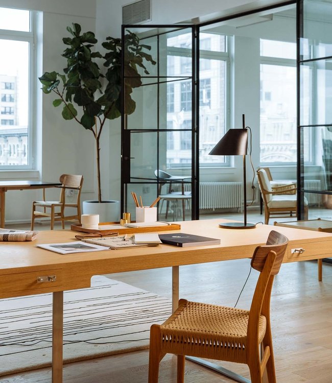 Louis Poulsen Yuh Tafellamp in zwart of wit