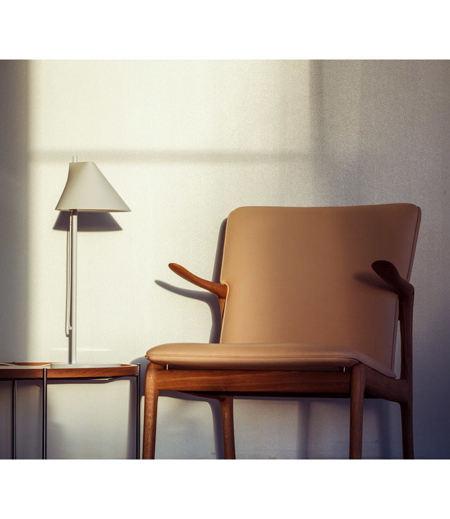 Louis Poulsen Yuh Tafellamp in zwart of wit