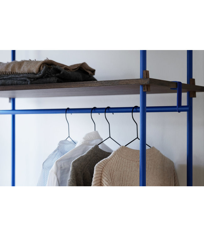 Moebe Shelving System met kast en kledingstang Hoogte 255cm