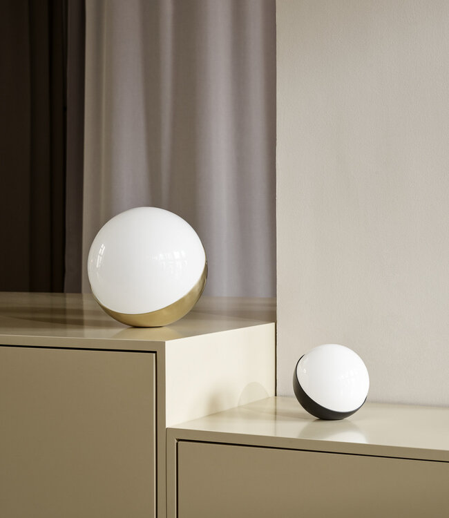 Louis Poulsen VL Studio 150 Tafellamp in zwart of messing