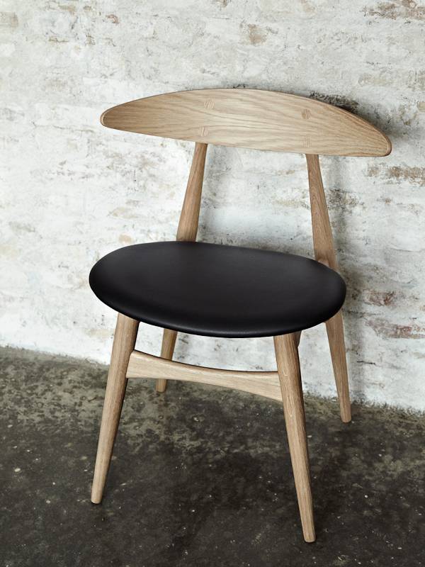 Carl Hansen & Søn CH33P dining chair by Hans Wegner | North