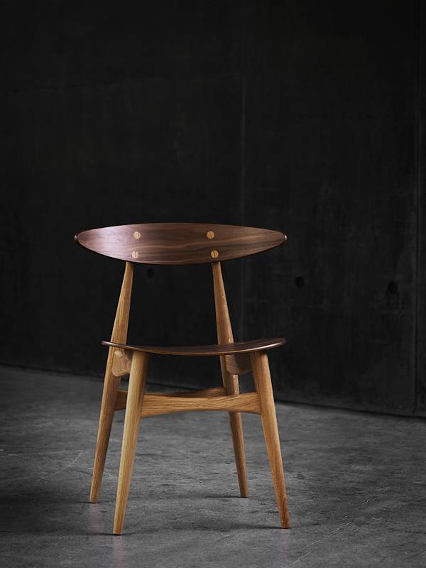Carl Hansen S n CH33 dining chair in Oak Walnut by Hans Wegner