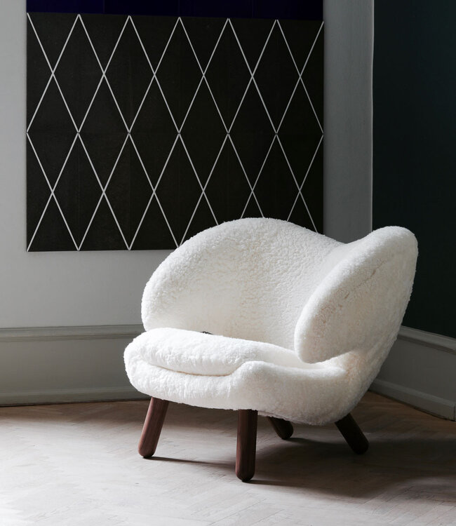 House of Finn Juhl Finn Juhl Pelican Chair met schapenvacht