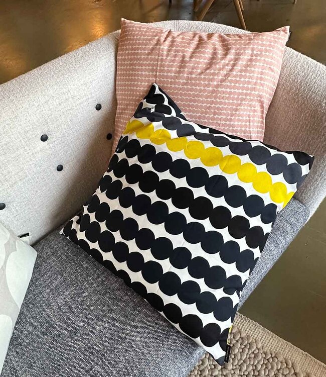 Marimekko RäsymattoThrow Pillow cover