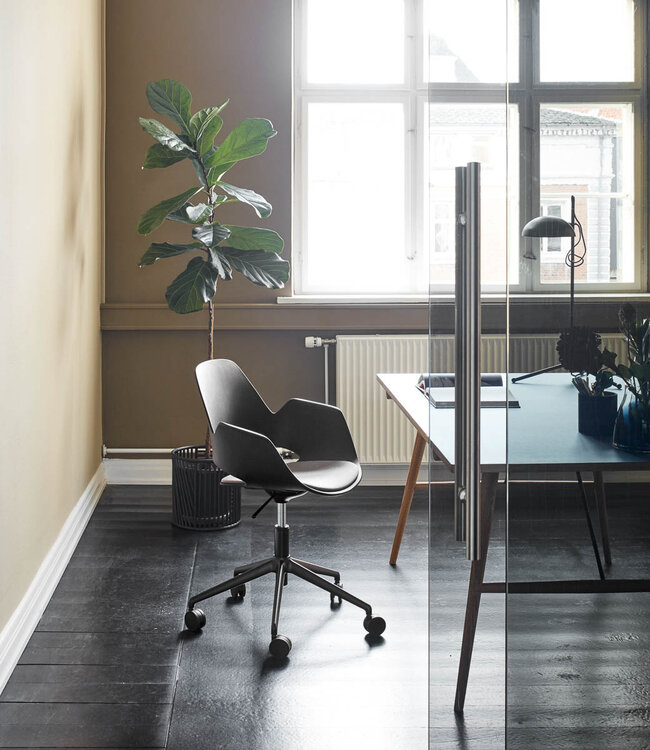 Houe Falk draaibare stoel met wieltjes