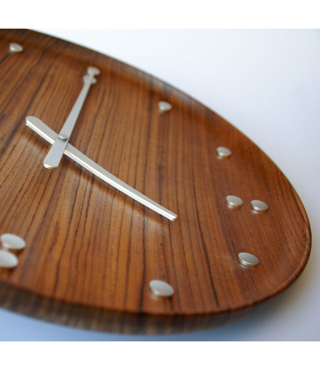 Architectmade Finn Juhl Klok in teak of essen in 2 maten