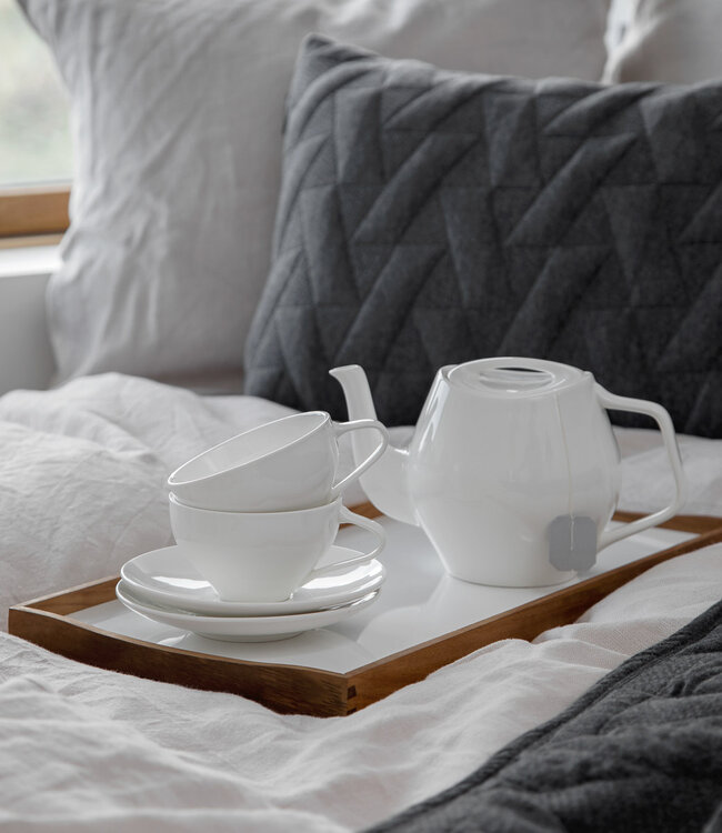 Architectmade FJ Essence Theekop en schotel van Finn Juhl