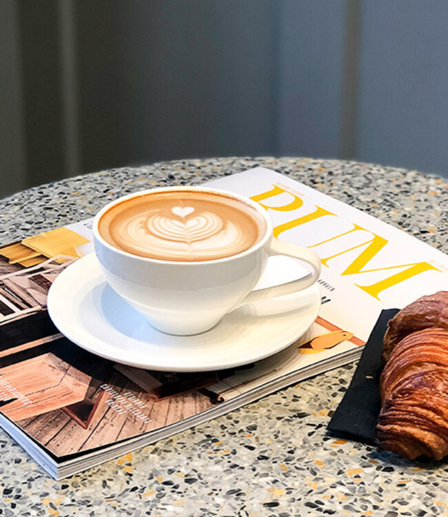 Architectmade FJ Essence Theekop en schotel van Finn Juhl