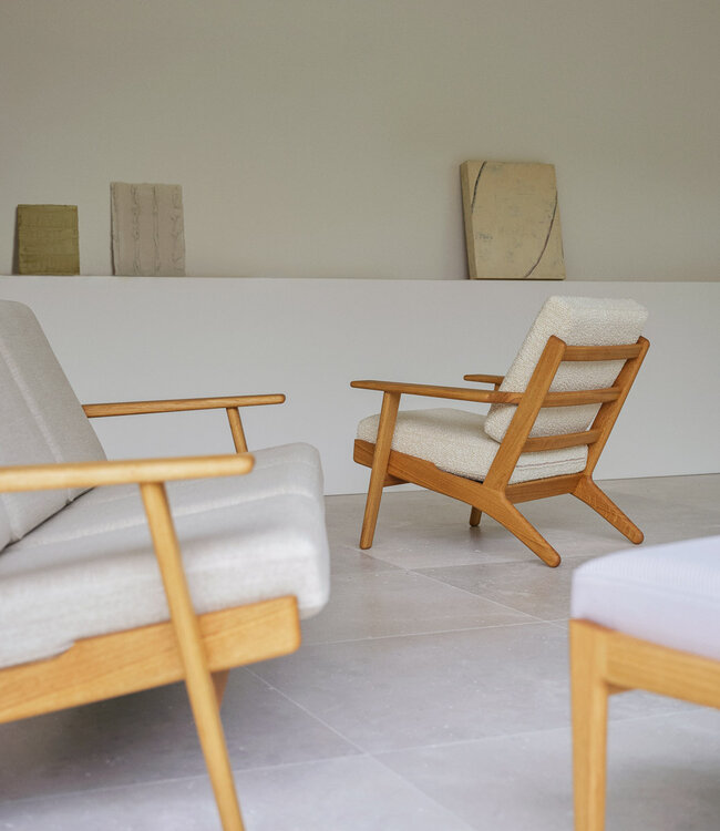 Carl Hansen & Søn Easy Chair CH290 | Hans Wegner  by Carl Hansen & Søn