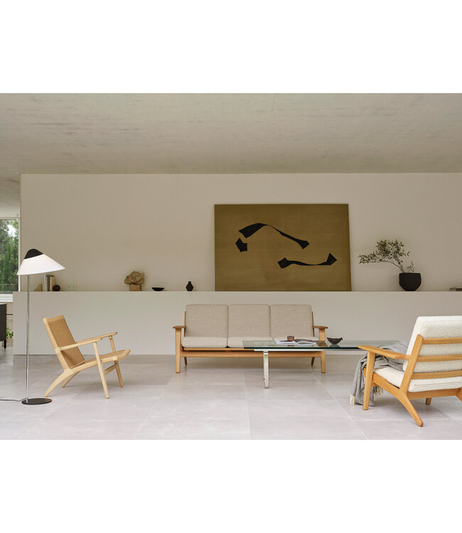 Carl Hansen & Søn Easy Chair CH290 | Hans Wegner  by Carl Hansen & Søn