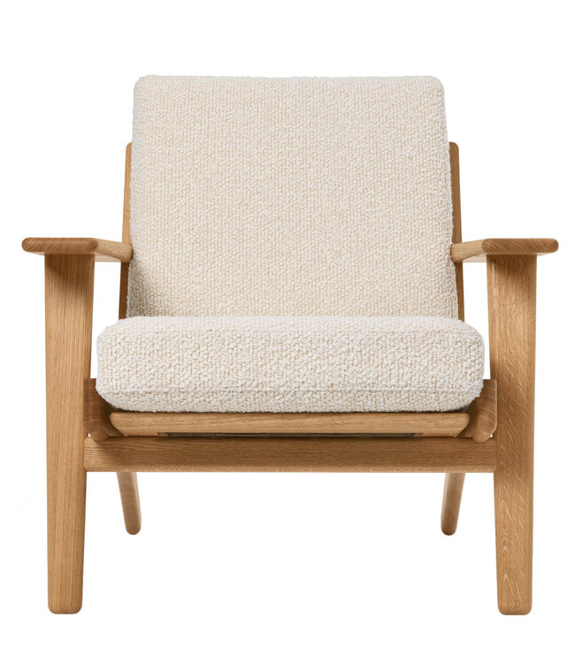 Carl Hansen & Søn Easy Chair CH290 | Hans Wegner  by Carl Hansen & Søn