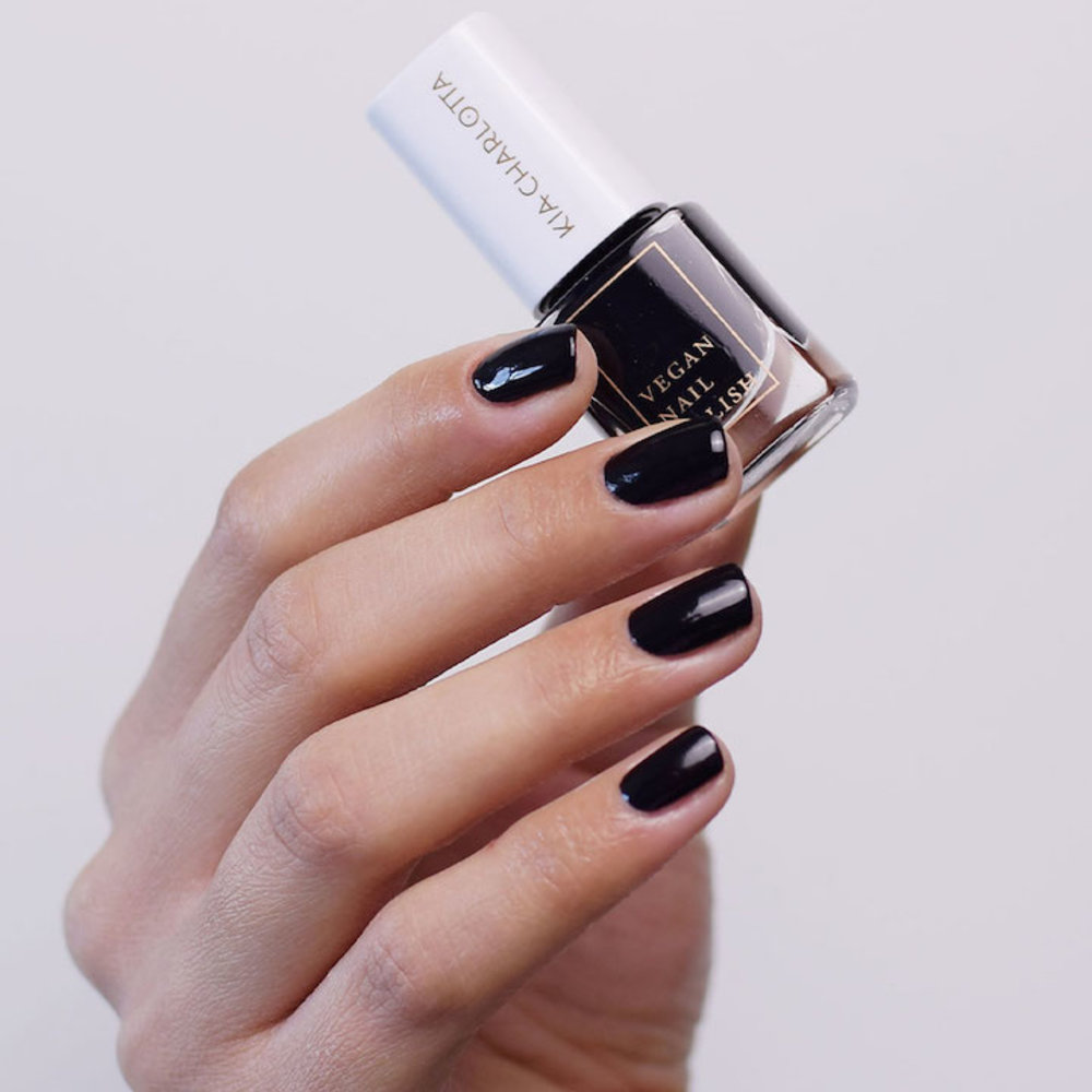 Kia Charlotta Brave Soul Black nail polish Kia Charlotta Brave Soul Black nail polish