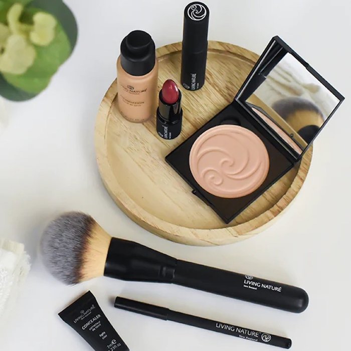 Living Nature Vegan Kabuki Brush Living Nature Vegan Kabuki Brush