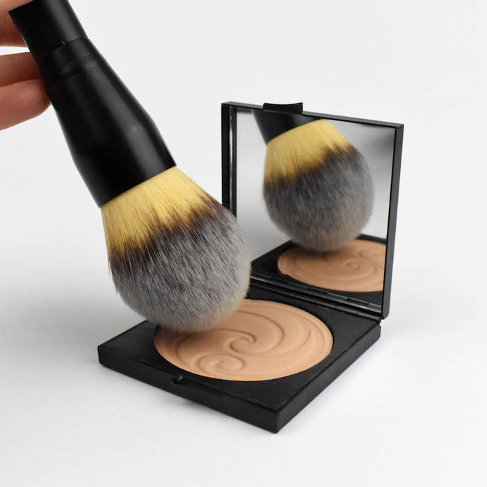 Living Nature Vegan Kabuki Brush Living Nature Vegan Kabuki Brush
