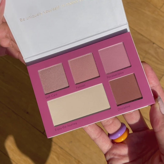 Kia Charlotta Lidschatten-Palette Dreams Come True Kia Charlotta Lidschatten-Palette Dreams Come True