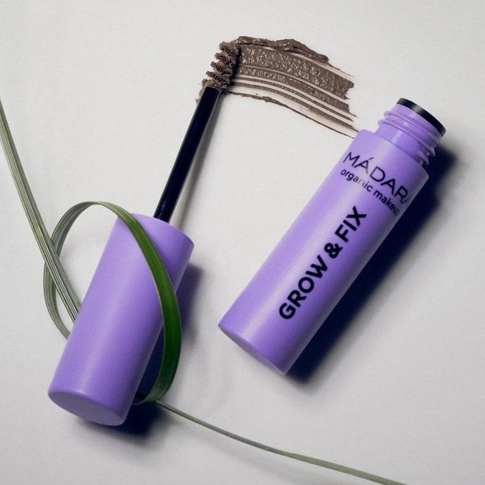 MÁDARA Grow & Fix Tinted Brow Gel 04 Ash Brown MÁDARA Grow & Fix Tinted Brow Gel 04 Ash Brown