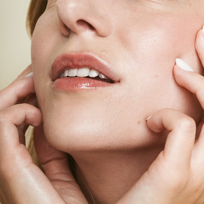 Uoga Uoga Primer Illuminating Comet Tail Uoga Uoga Primer Illuminating Comet Tail