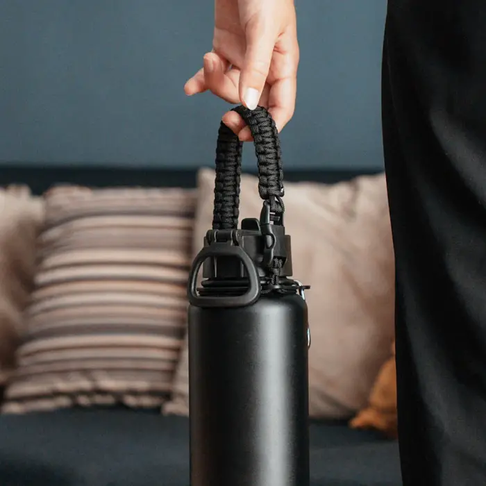 VANN Carrying Rope Ultimate Stainless Steel Drinking Bottle VANN Carrying Rope Ultimate Stainless Steel Drinking Bottle