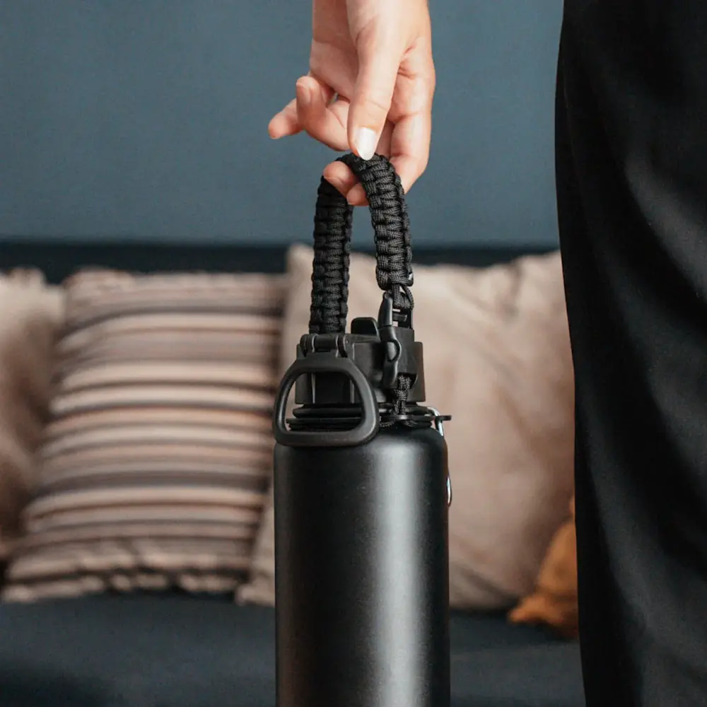 VANN Free* Gift Carrying Rope Ultimate Stainless Steel Drinking Bottle