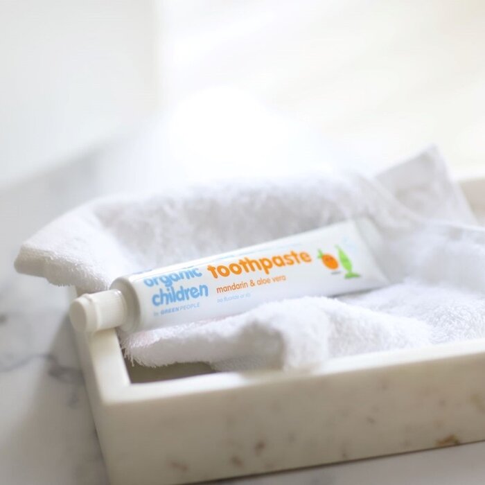 Green People Kids Tandpasta Mandarijn & Aloë Vera zonder fluoride Green People Kids Tandpasta Mandarijn & Aloë Vera zonder fluoride