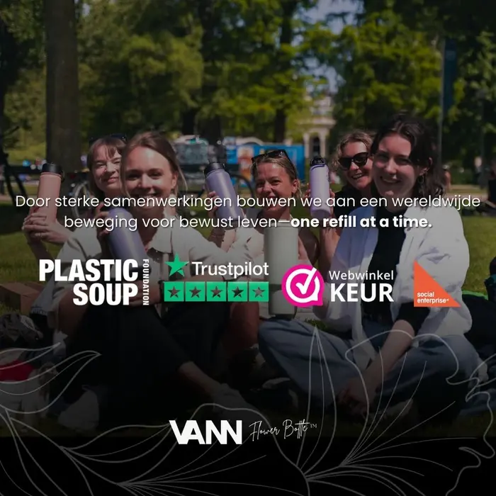 VANN 3-Wandige Ultimate RVS Drinkfles Green Flowers 650 ML