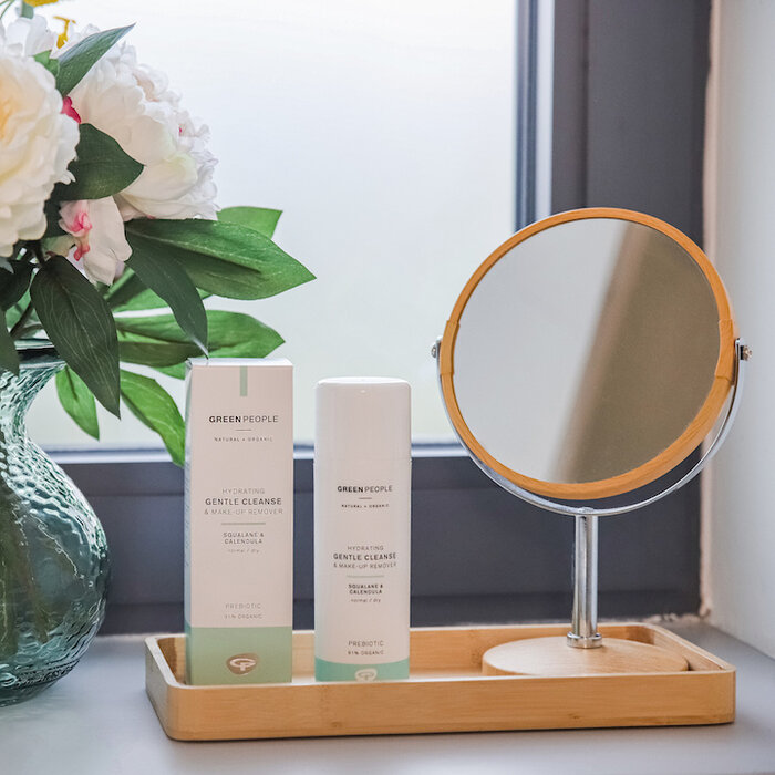 Green People Sanfte feuchtigkeitsspendende Reinigung & Make-up-Entferner