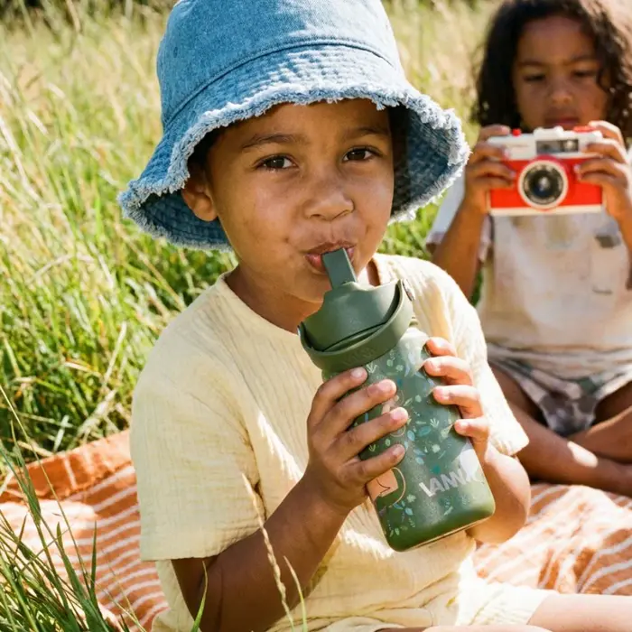 VANN 3-Wandige RVS Kinderdrinkfles Jungle 400 ML VANN 3-Wandige RVS Kinderdrinkfles Jungle 400 ML