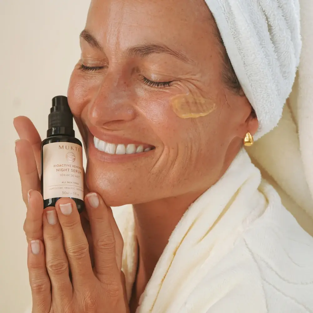 Mukti Organics Bioaktives Erneuerungs-Nachtserum Mukti Organics Bioaktives Erneuerungs-Nachtserum