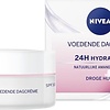 NIVEA Essentials Voedende Dagcrème Droge huid SPF30 - 50ml - Verpakking beschadigd