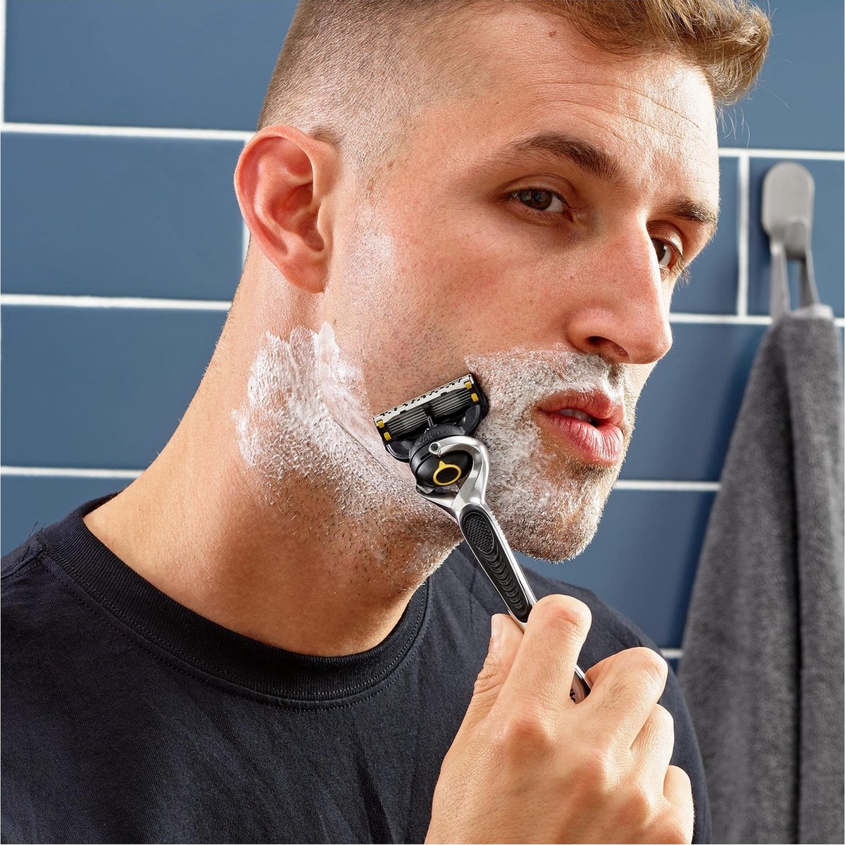Rasoir Gillette ProShield pour homme - 1 rasoir et 1 rasoir