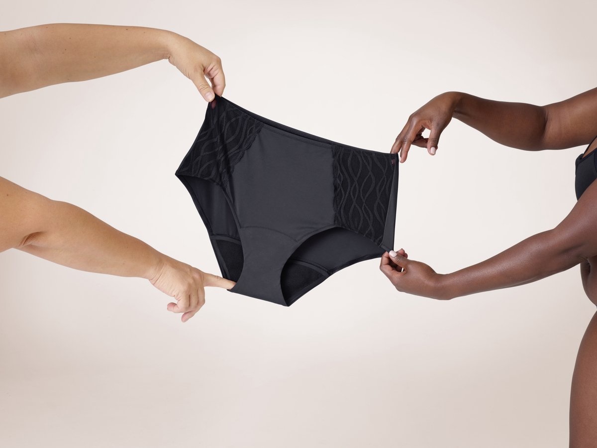 TENA Silhouette Noir - Classic - wasbaar absorberend ondergoed maat S - incontinentie