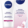 NIVEA Essentials Feuchtigkeitsspendende Tagescreme SPF15 für trockene Haut – 50 ml – Verpackung beschädigt