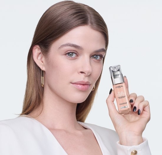 L'Oréal Paris True Match Foundation – Natürlich deckende Foundation mit Hyaluronsäure und Lichtschutzfaktor 16 – 0,5R/C – 30 ml