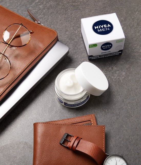 NIVEA MEN Sensitive Dagcrème - Gezichtscrème voor Gevoelige huid - Met kamille en vitamine E - Alcoholvrij - 50 ml