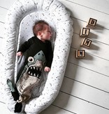 GEKNOOPTE BABY SLAAPZAK | TRAPPELZAK HAAI | ELECTRIK KIDZ