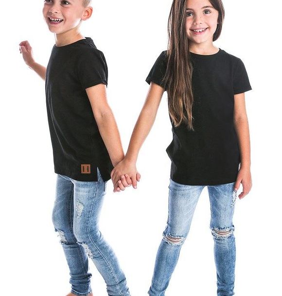 BLACK SIGNATURE TEE