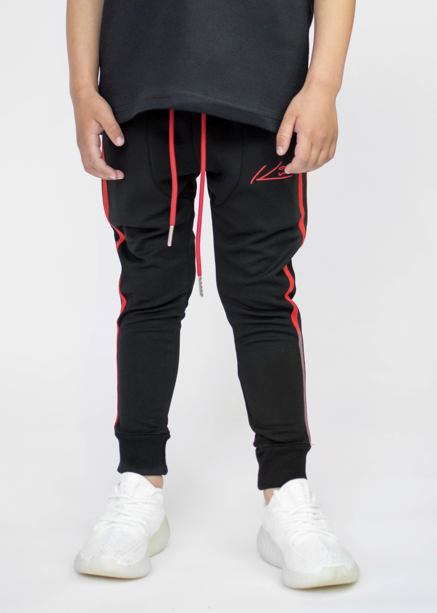 ZWARTE TRAININGS BROEK VOOR JONGENS | STOERE JOGGING BROEK KINDEREN