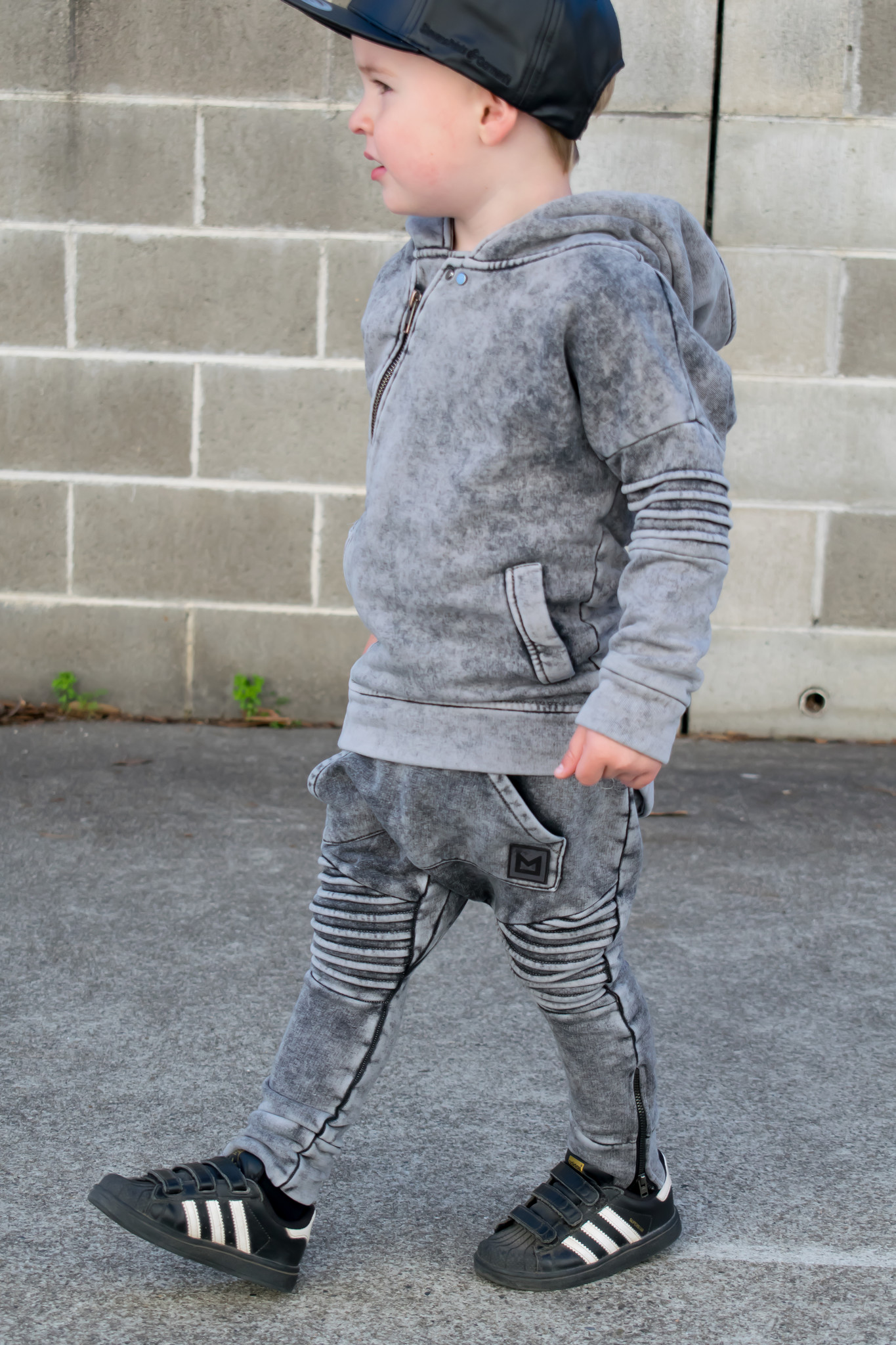 GRIJZE HOODIE VOOR KINDEREN | STOER VEST MET CAPUCHON | MINIKID