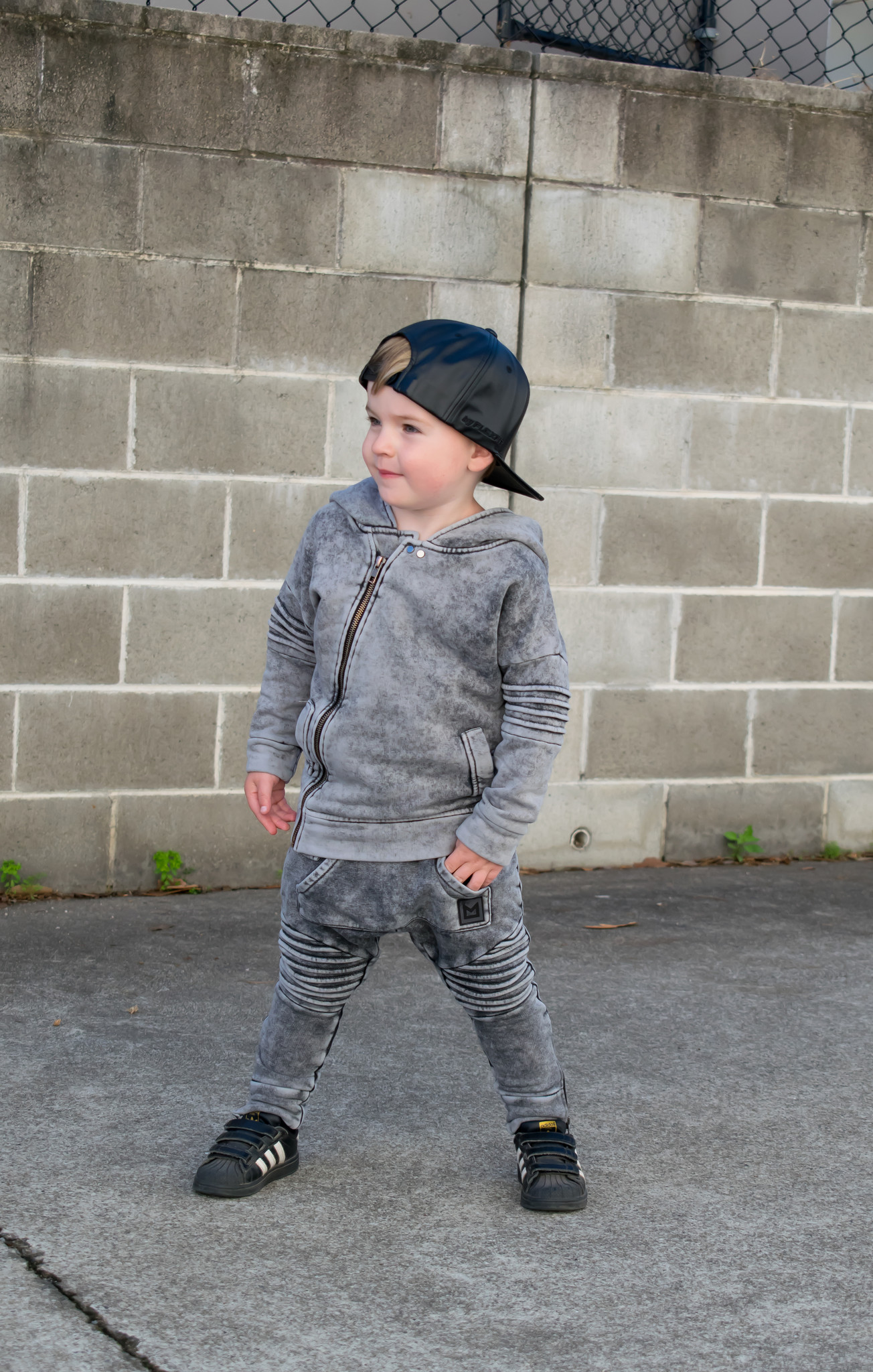 GRIJZE HOODIE VOOR KINDEREN | STOER VEST MET CAPUCHON | MINIKID