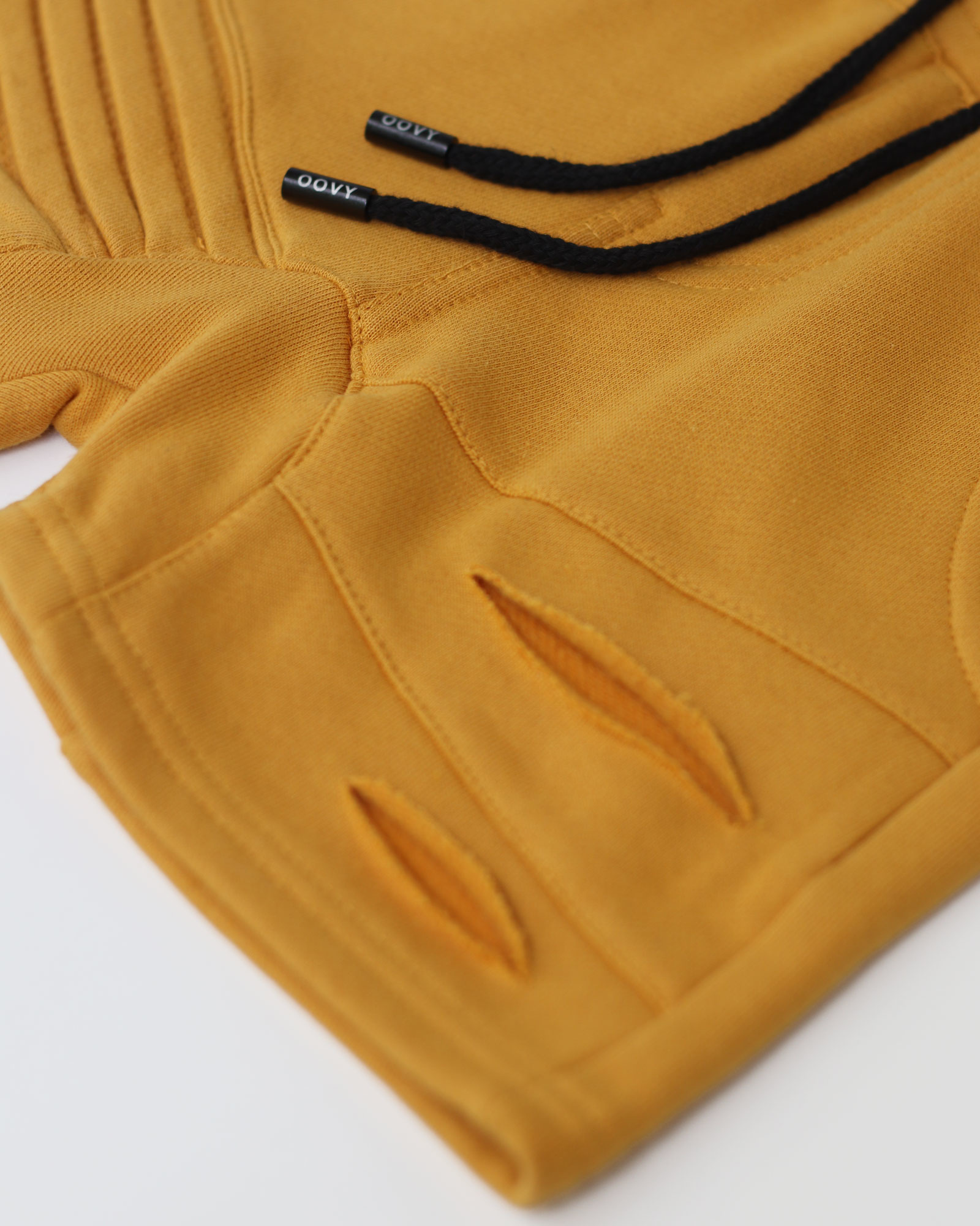 OKERGELE KORTE BROEK | MOSTERD KLEURIGE SHORTS | KINDERKLEDING