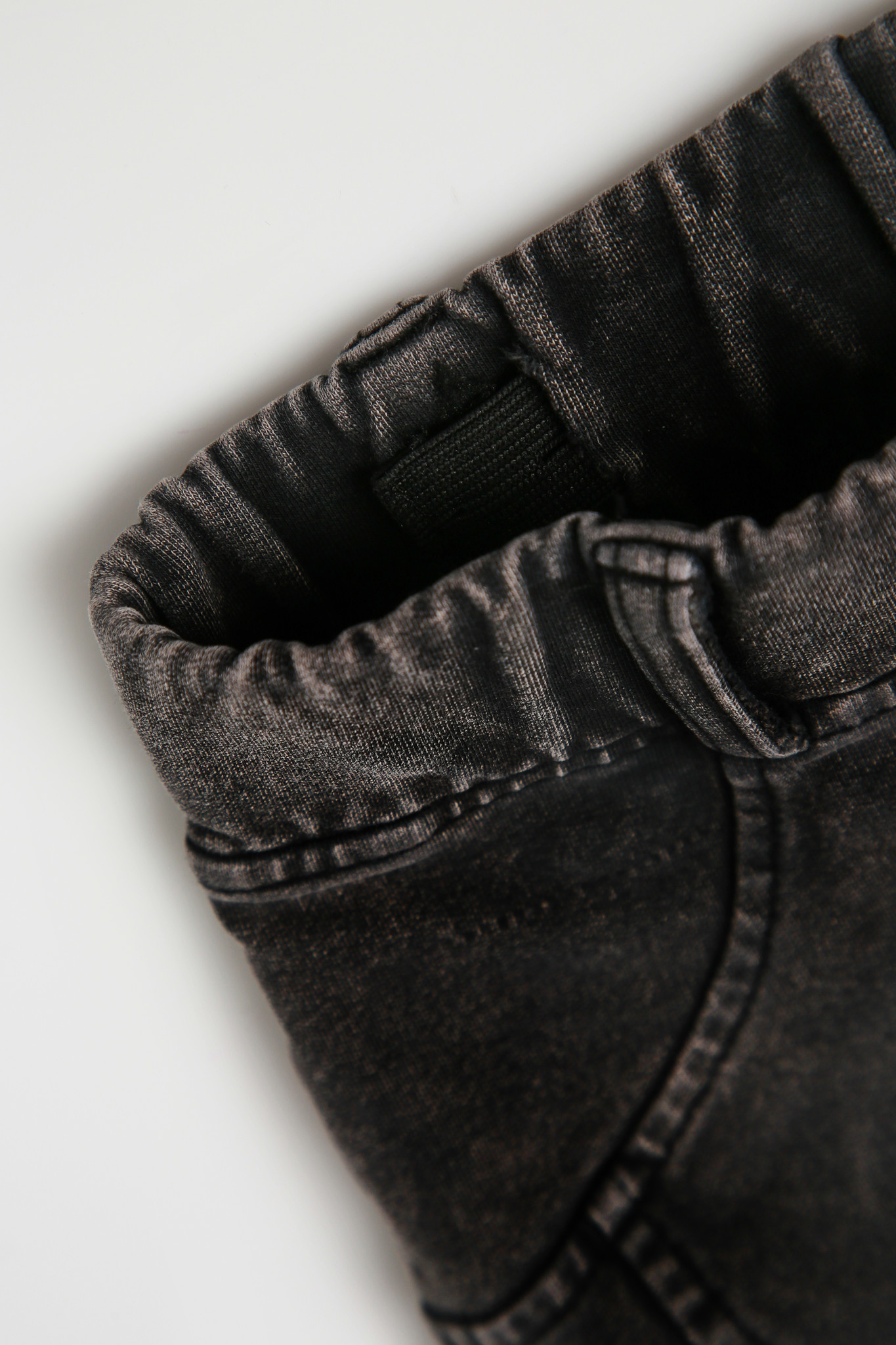 ZWARTE JEANS  | STOERE JOGGER MET WASHING | KINDERKLEDING ONLINE