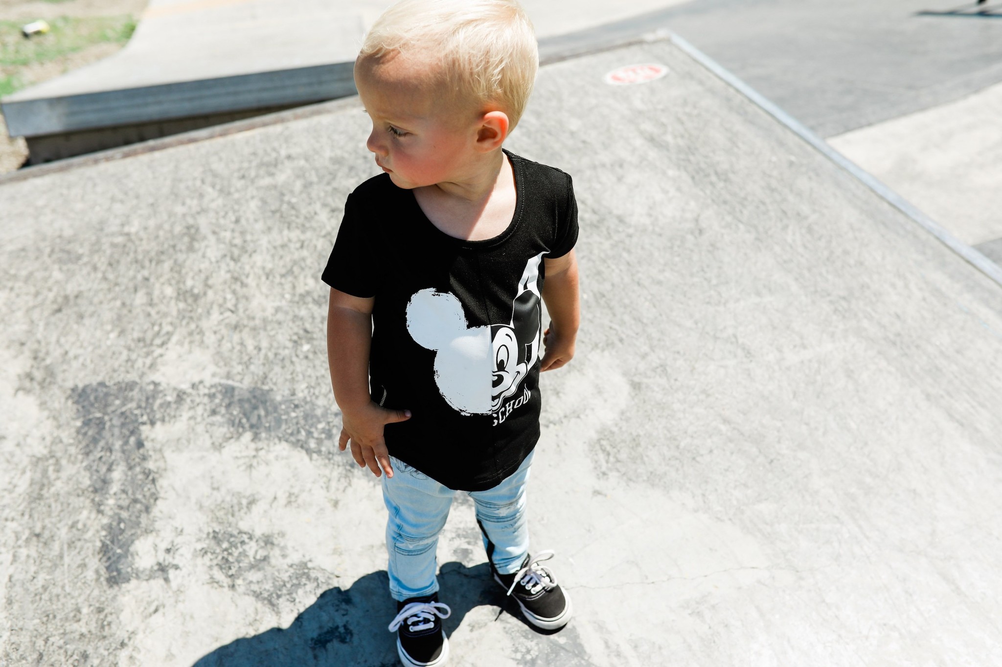 ZWARTE BASIC SHIRT VOOR JONGENS | STOERE KLEDING MICKEY MOUSE | KINDERKLEDING