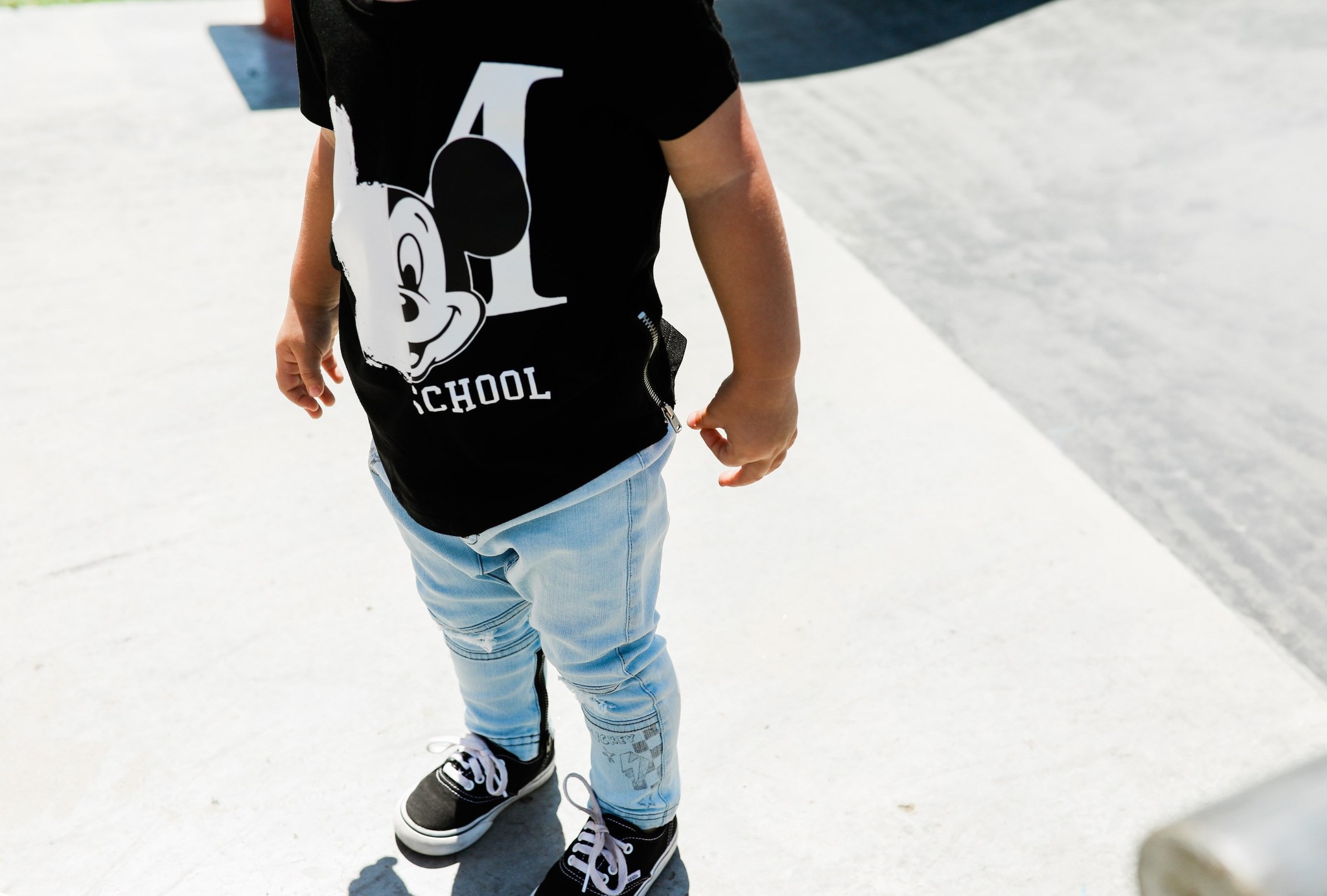 ZWARTE BASIC SHIRT VOOR JONGENS | STOERE KLEDING MICKEY MOUSE | KINDERKLEDING