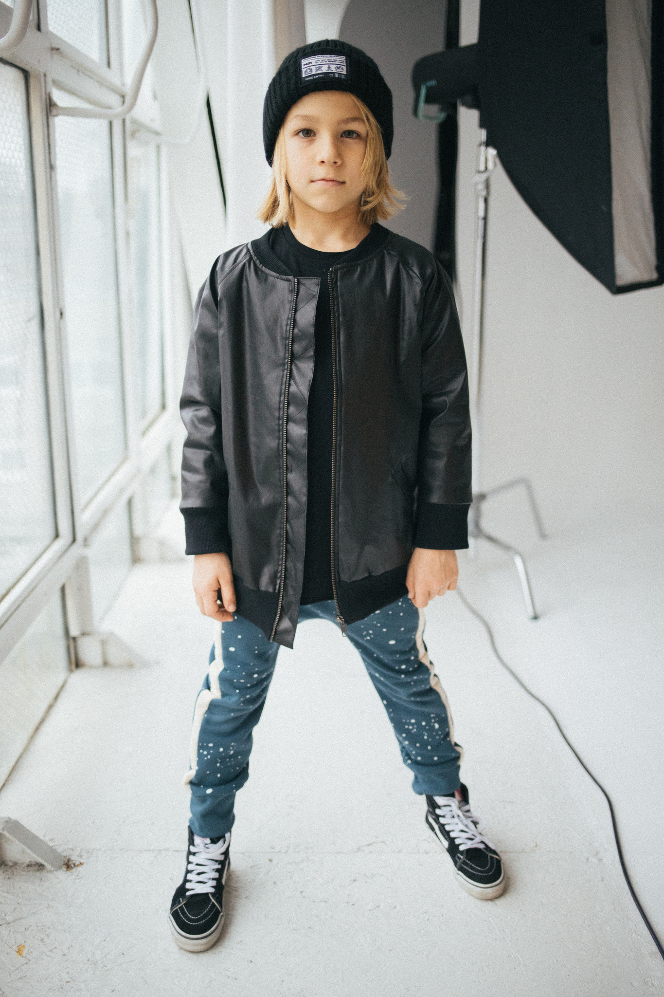 COOL BLACK JACKET FOR CHILDREN | REPELLENT IN-BETWEEN JACKET | MINIKID