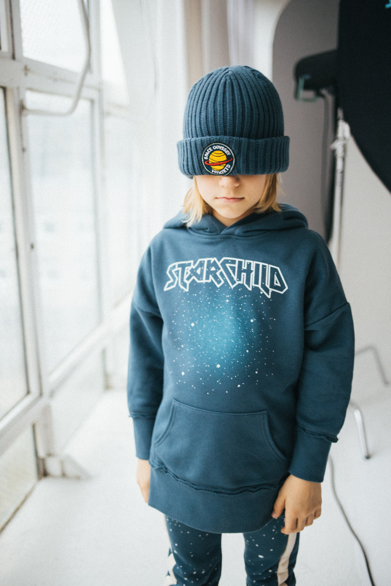 DONKER BLAUWE HOODIE |SWEATER MET CAPUCHON | STOERE KINDERKLEDING