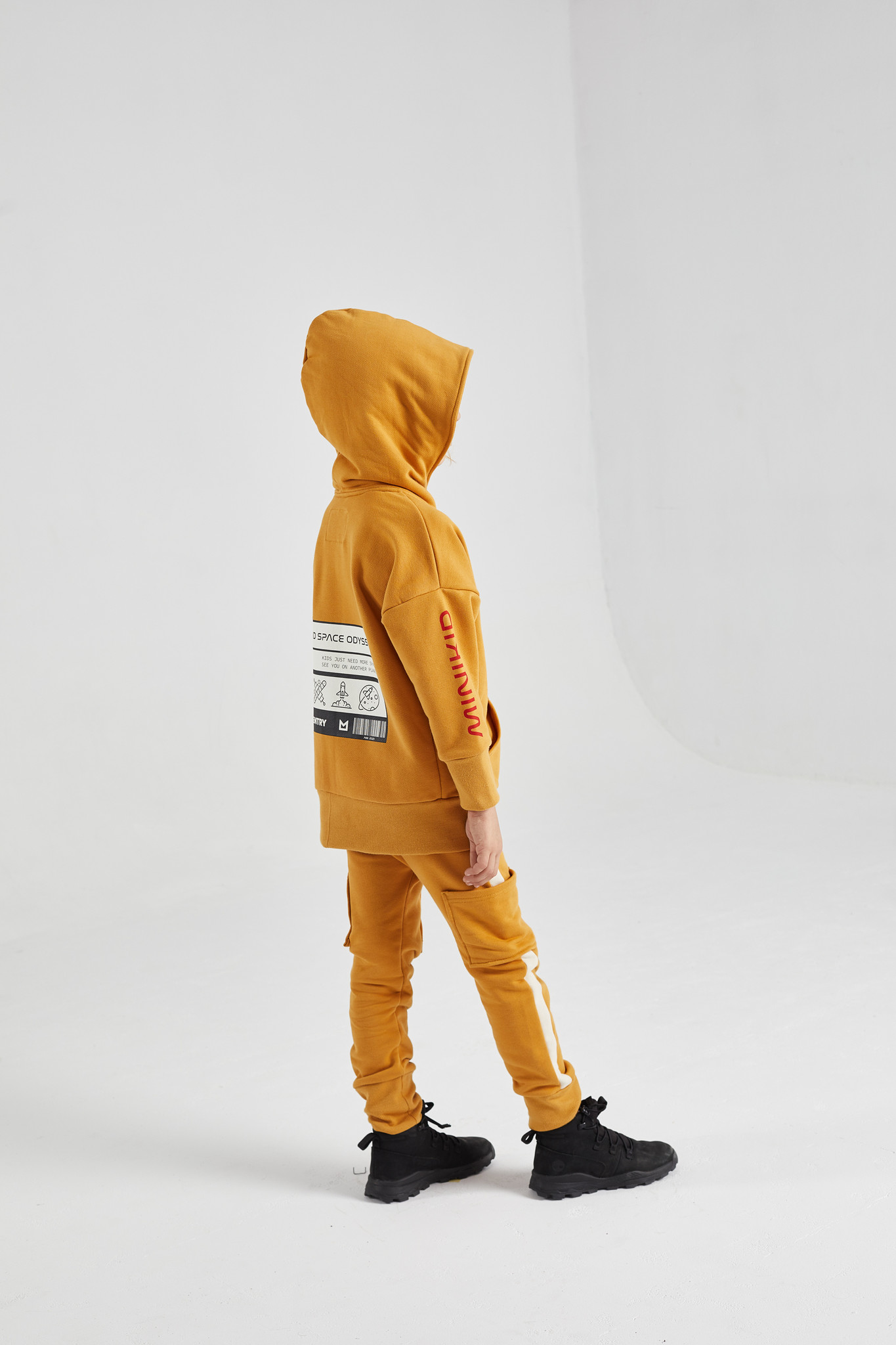 LANGER VEST MET RITS | OKER GEEL VEST MET ACID WASHING | KINDERKLEDING