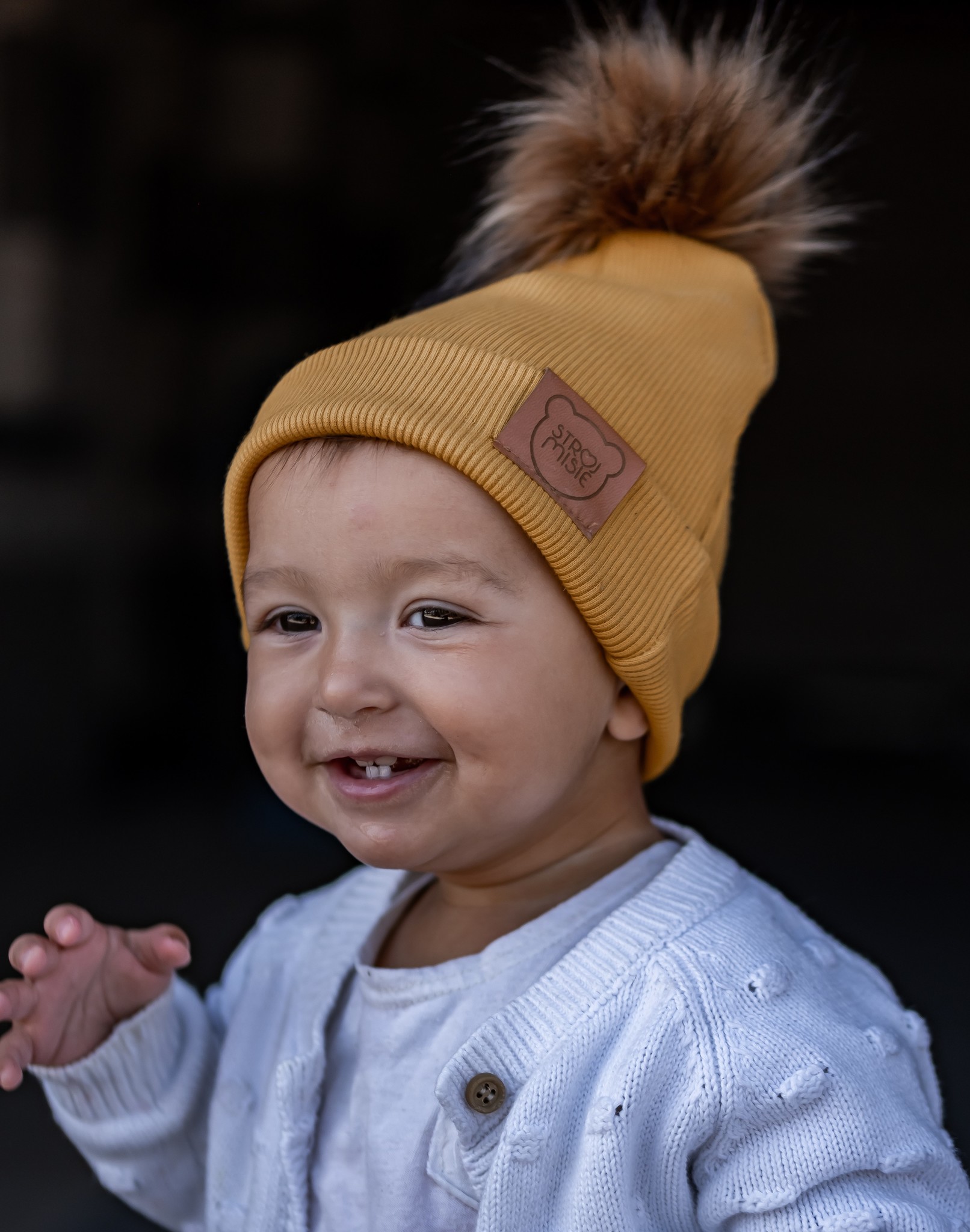GELE BEANIE MET POM  | KINDER MUTS MOSTERD | BABY MUTS OKER GEEL