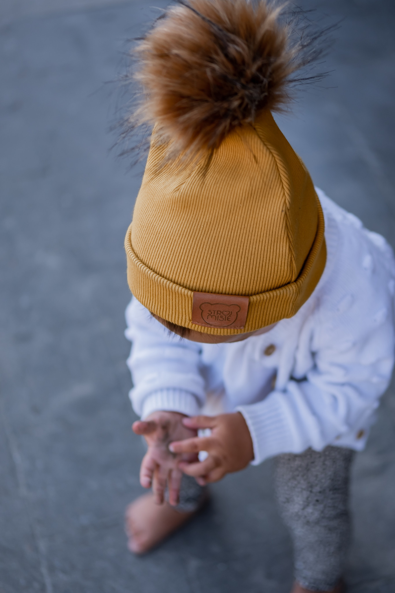 GELE BEANIE MET POM  | KINDER MUTS MOSTERD | BABY MUTS OKER GEEL