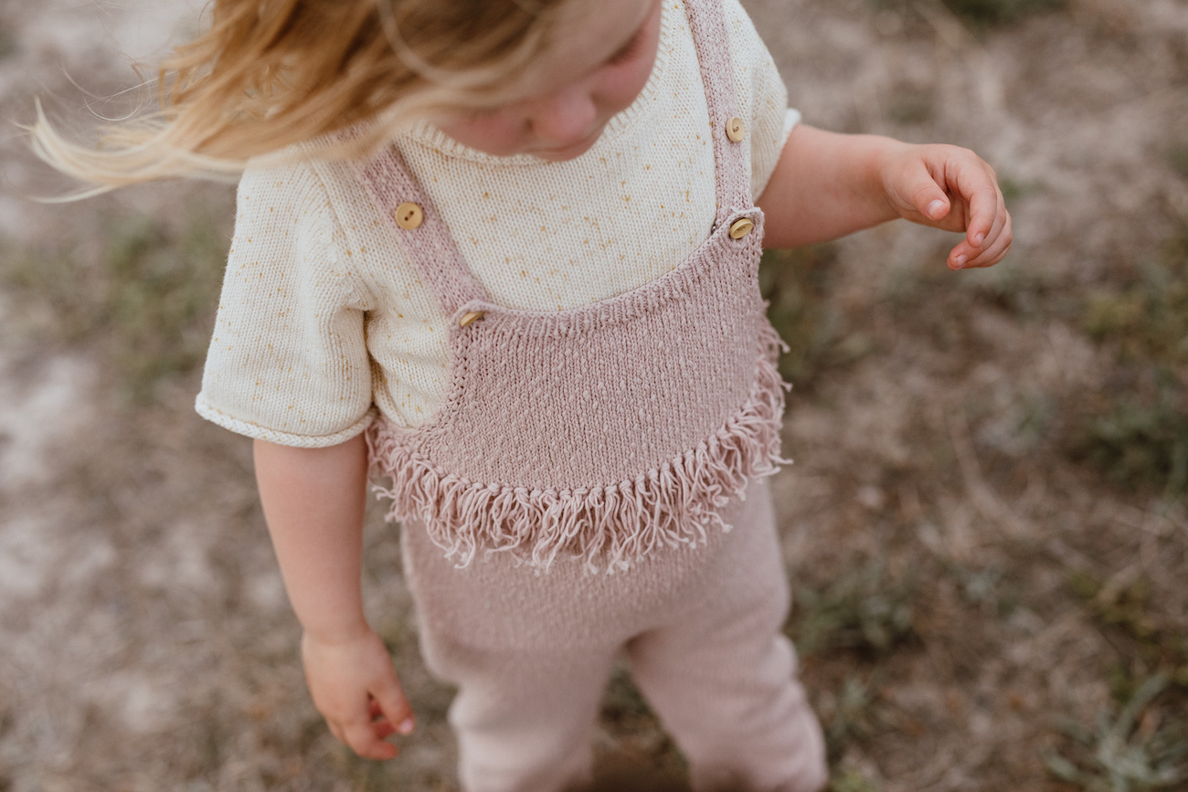 Grown GEBREID BOXPAKJE | PRACHTIGE PLAYSUIT MET FRANJES | BABYKLEDING